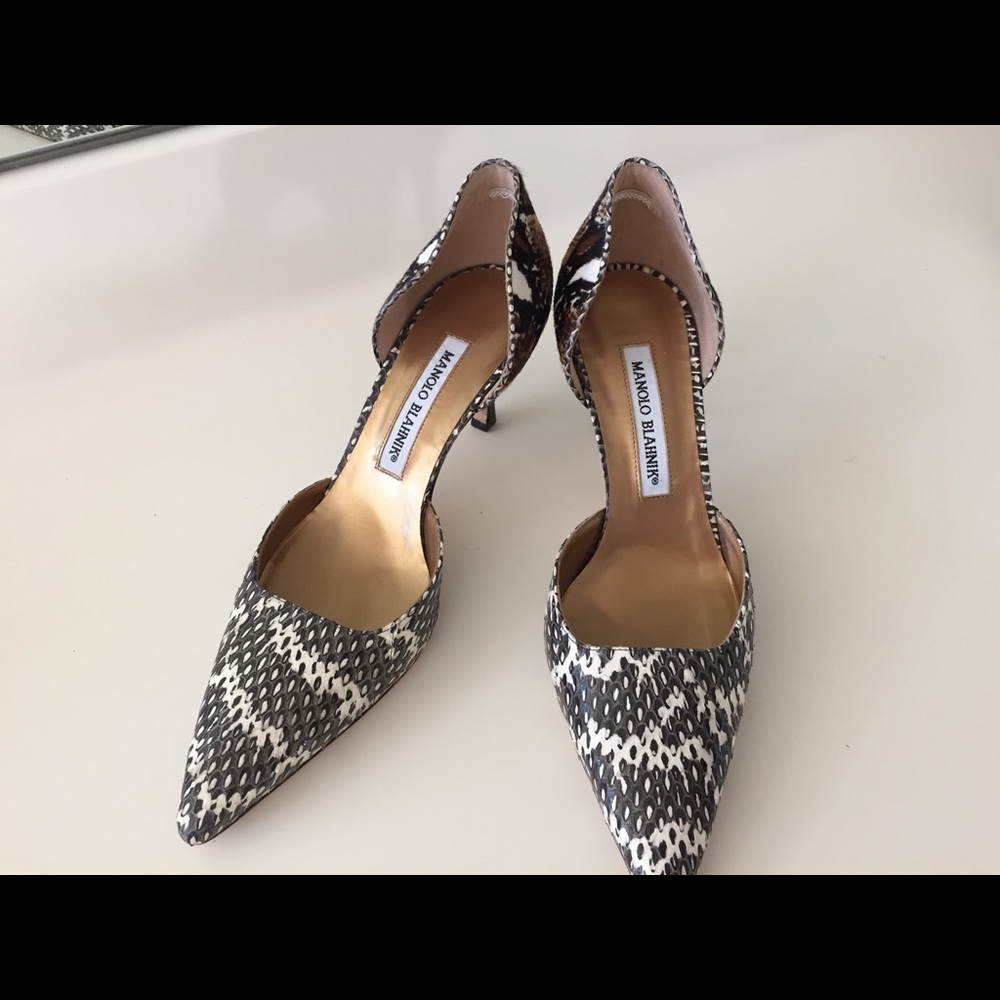 Manolo Blahnik d’Orsay pumps 36.5